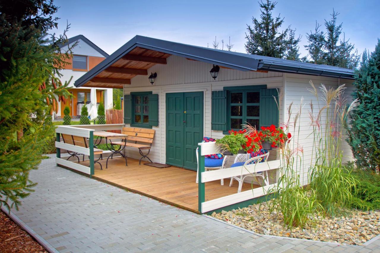 Bajeczny Dworek Karwia Exterior foto